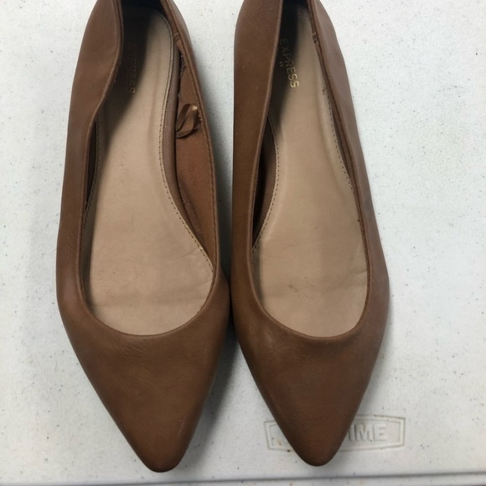 Express Brand Size 8 Women’s Light Brown Closed Toe Flats